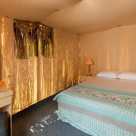 Secret Garden & Tent Hotel 4*